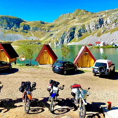 Kapetanovo Jezero Bungalov Bed & Breakfast Подгорица Екстериор снимка