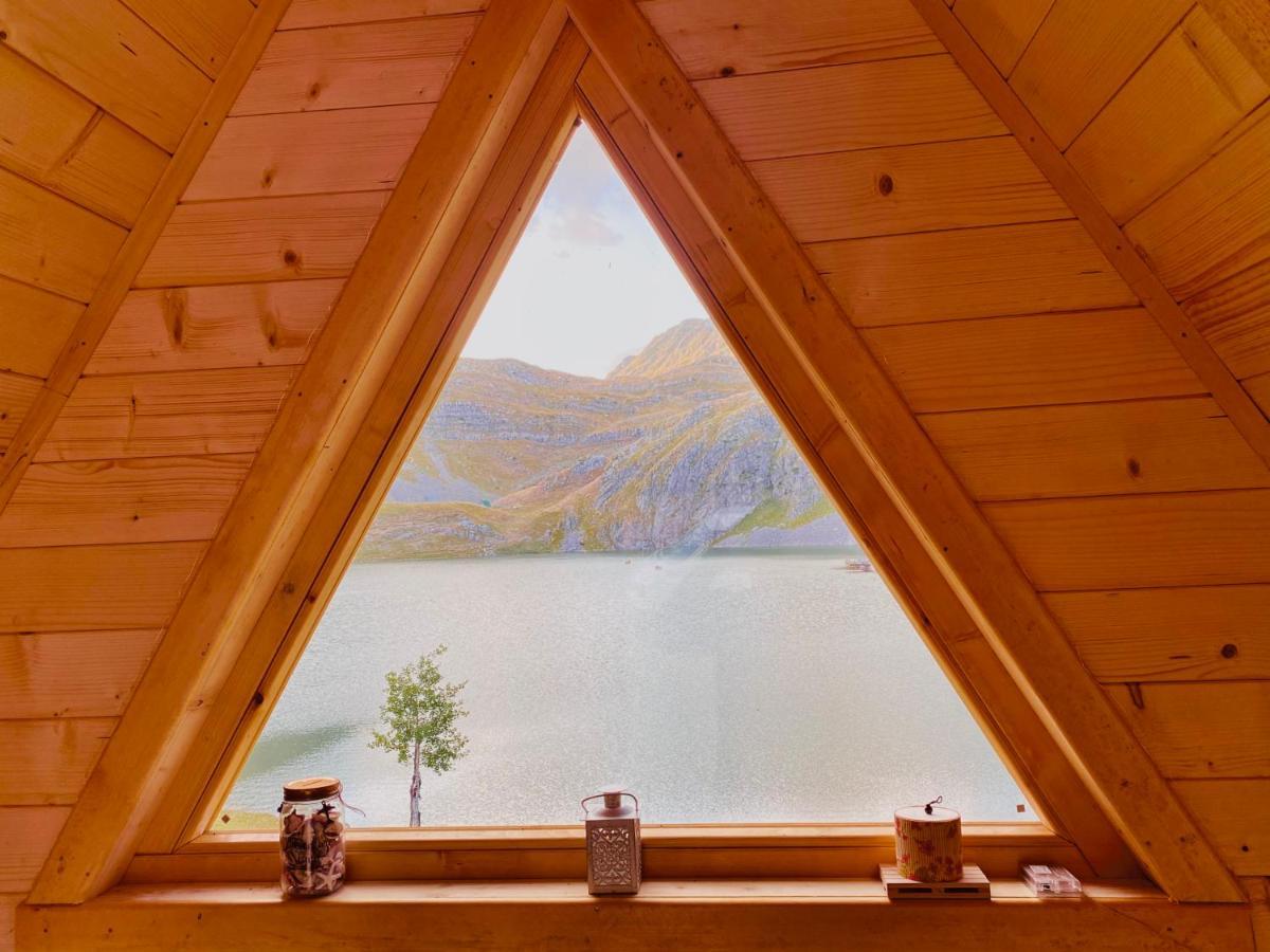 Kapetanovo Jezero Bungalov Bed & Breakfast Подгорица Екстериор снимка