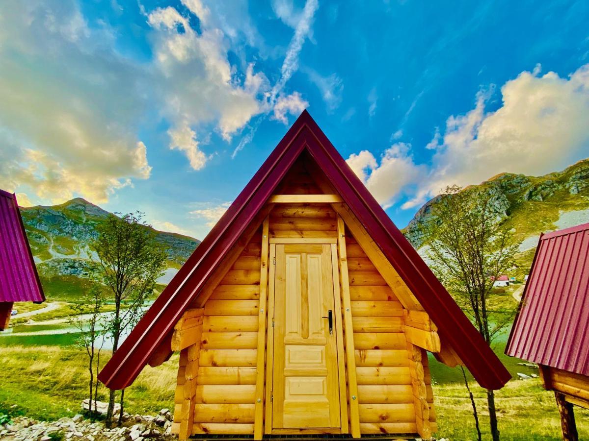 Kapetanovo Jezero Bungalov Bed & Breakfast Подгорица Екстериор снимка