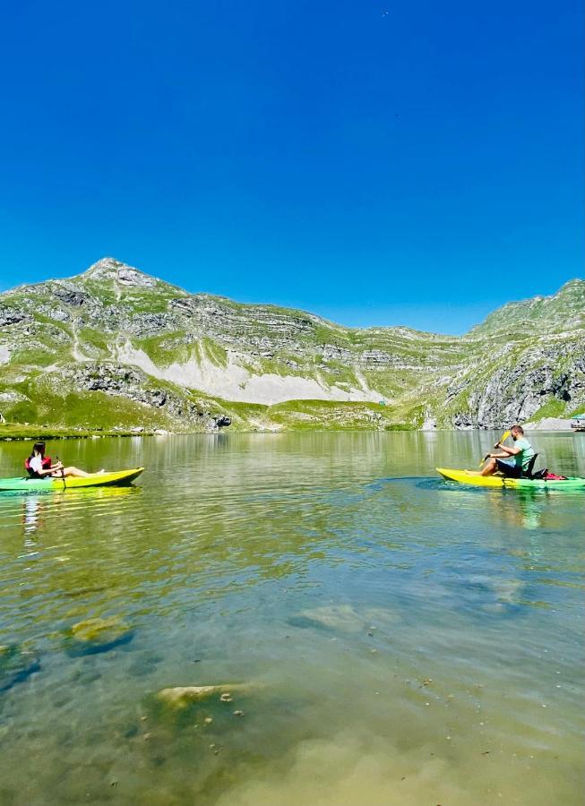 Kapetanovo Jezero Bungalov Bed & Breakfast Подгорица Екстериор снимка