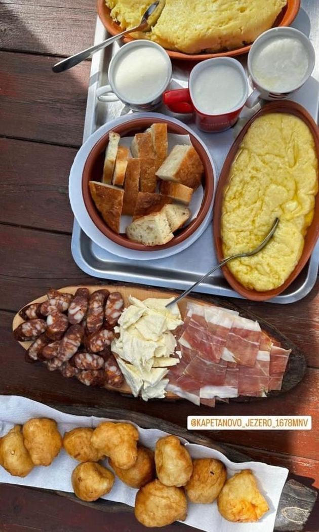 Kapetanovo Jezero Bungalov Bed & Breakfast Подгорица Екстериор снимка